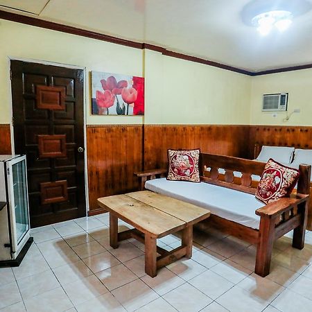 Ken-Yo Garden Resort And Hotel Pila  Luaran gambar