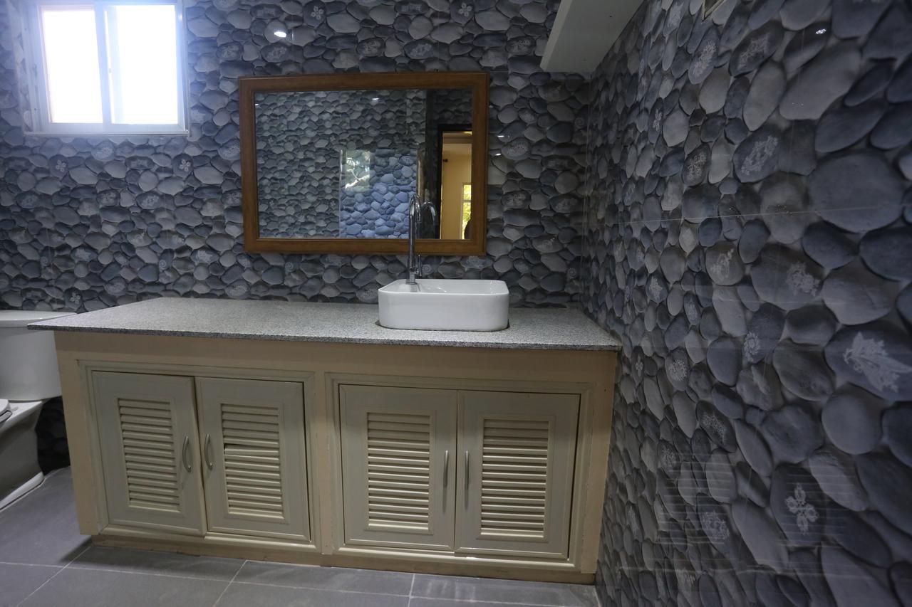 Ken-Yo Garden Resort And Hotel Pila  Luaran gambar