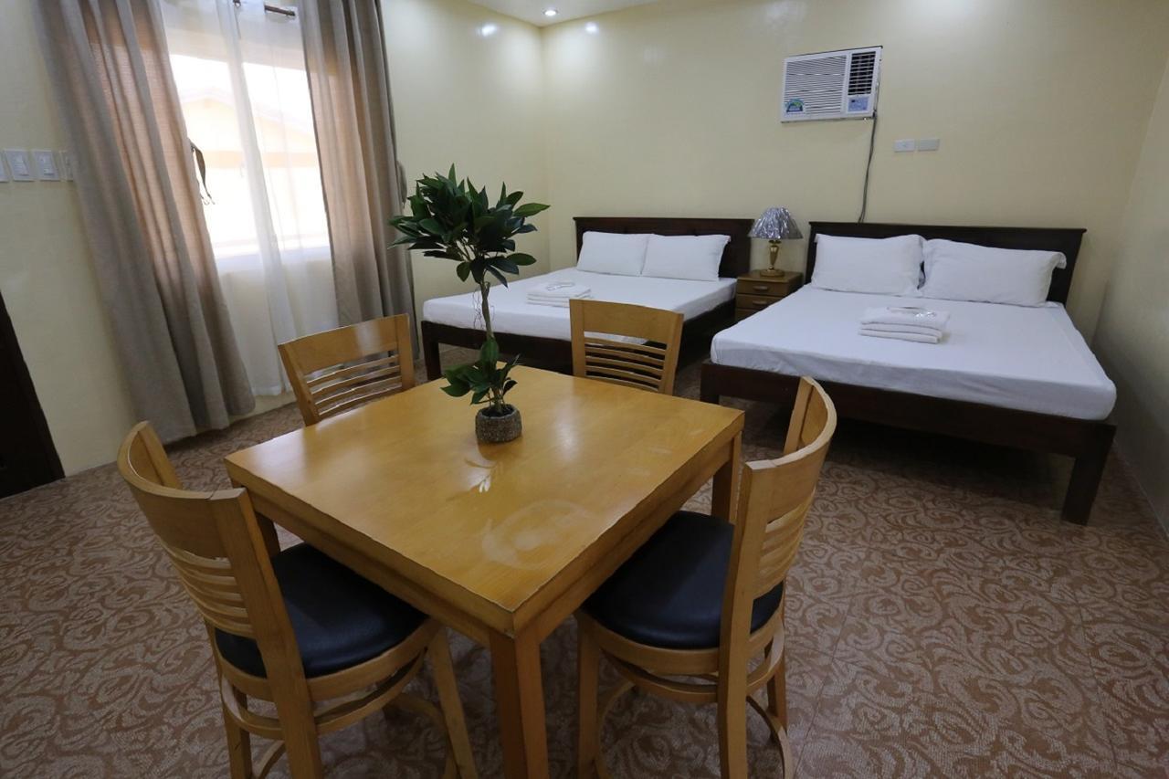 Ken-Yo Garden Resort And Hotel Pila  Luaran gambar