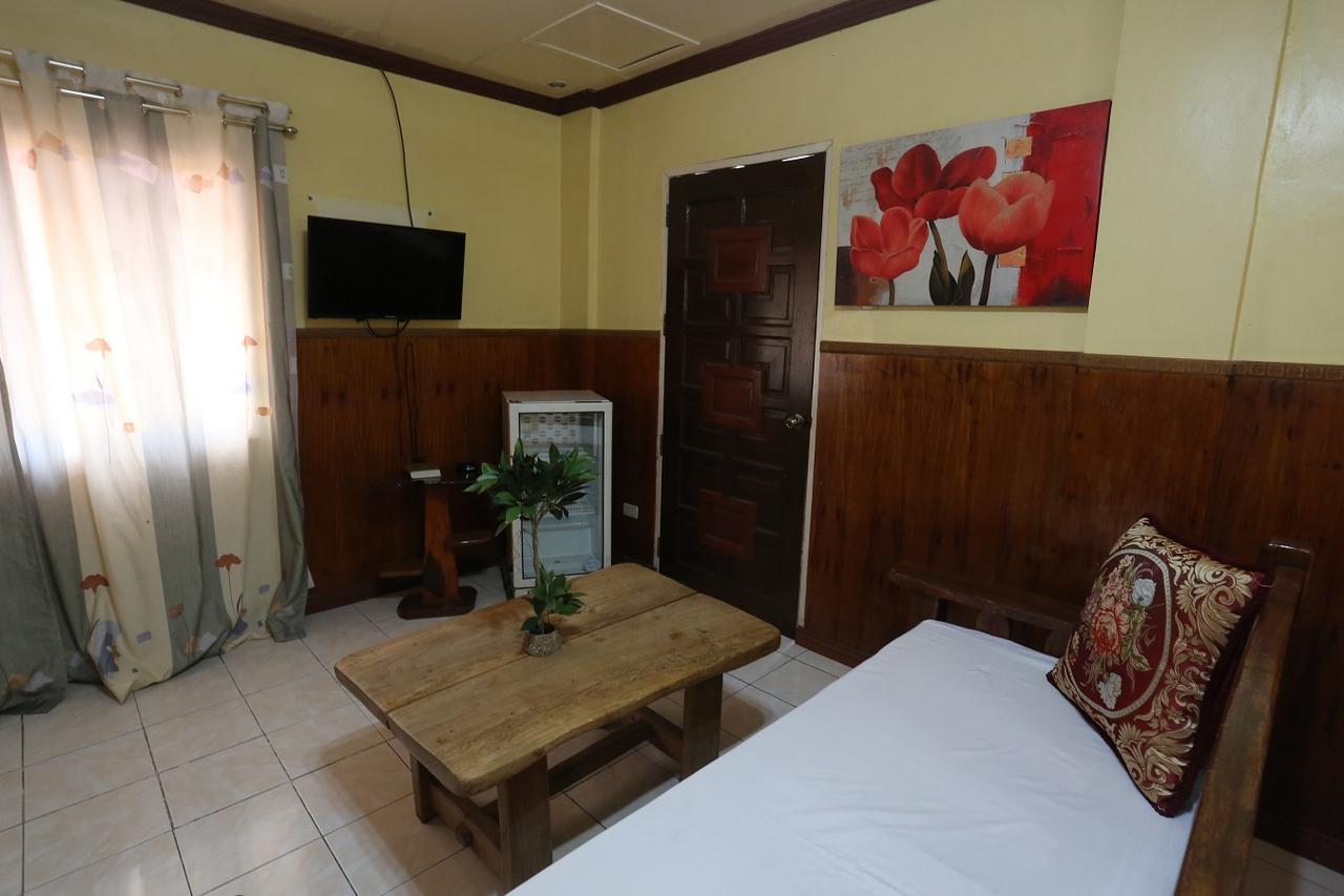 Ken-Yo Garden Resort And Hotel Pila  Luaran gambar
